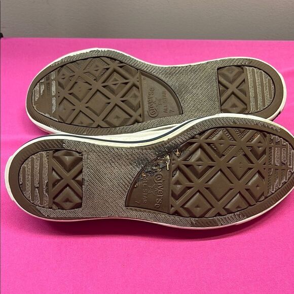 Converse White Low Top Sneakers M7W9 - Picture 6 of 6